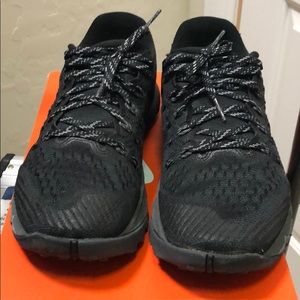 Woman 8.5 Air Zoom Terra Kiger 3